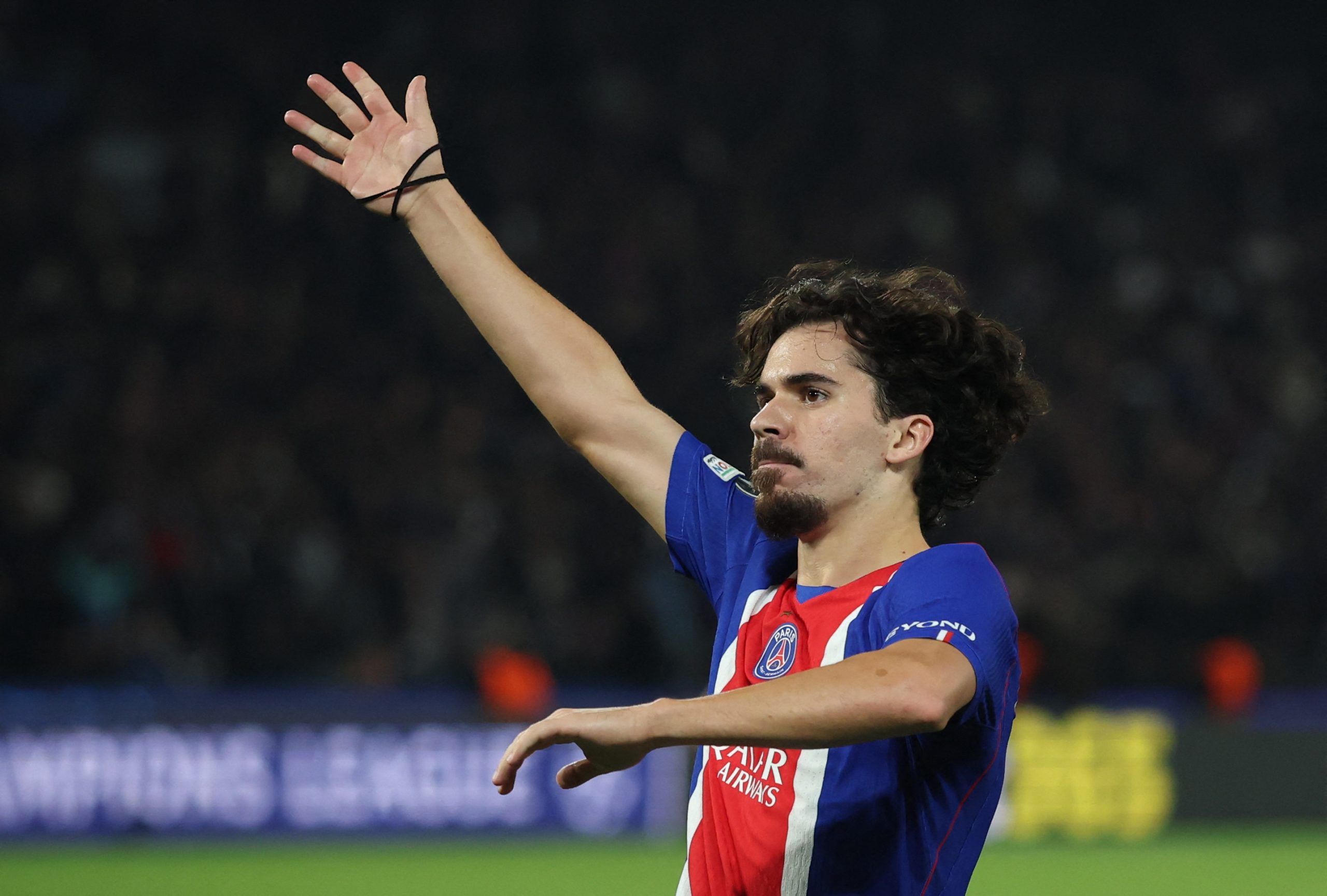 Real Madrid không có cửa mua Vitinha