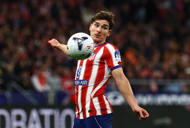 Julian Alvarez xin lỗi CĐV Atletico Madrid